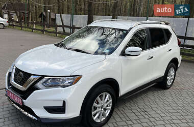 Позашляховик / Кросовер Nissan Rogue 2020 в 