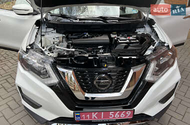 Позашляховик / Кросовер Nissan Rogue 2020 в 