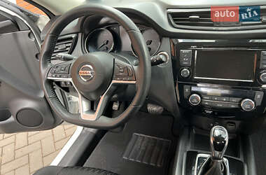 Позашляховик / Кросовер Nissan Rogue 2020 в 
