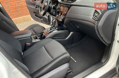 Позашляховик / Кросовер Nissan Rogue 2020 в 