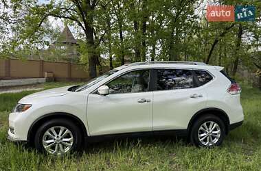 Внедорожник / Кроссовер Nissan Rogue 2015 в 
