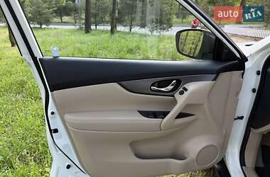 Внедорожник / Кроссовер Nissan Rogue 2015 в 