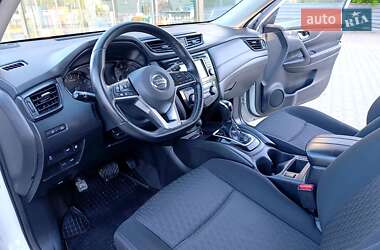 Позашляховик / Кросовер Nissan Rogue 2018 в 