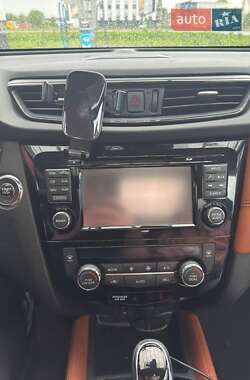 Внедорожник / Кроссовер Nissan Rogue 2017 в 