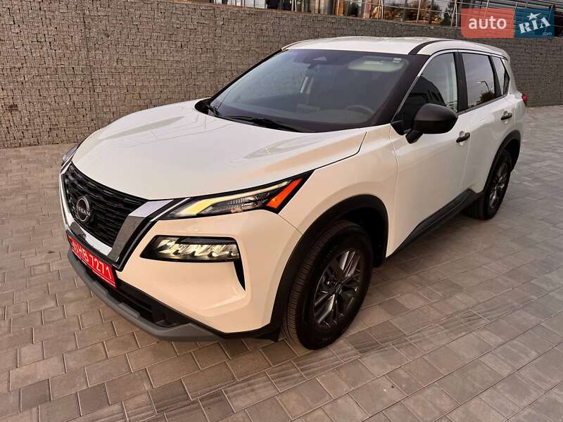Внедорожник / Кроссовер Nissan Rogue 2023 в Луцке