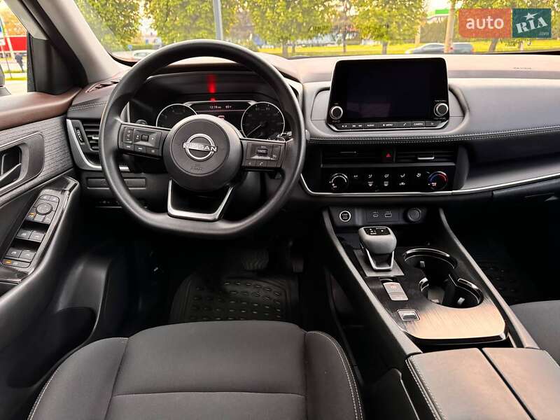Внедорожник / Кроссовер Nissan Rogue 2023 в Луцке
