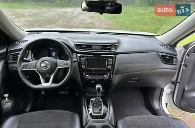 Позашляховик / Кросовер Nissan Rogue 2018 в 