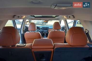 Внедорожник / Кроссовер Nissan Rogue 2017 в 