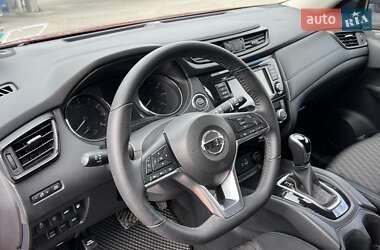 Внедорожник / Кроссовер Nissan Rogue 2020 в 