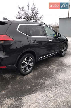 Позашляховик / Кросовер Nissan Rogue 2017 в 
