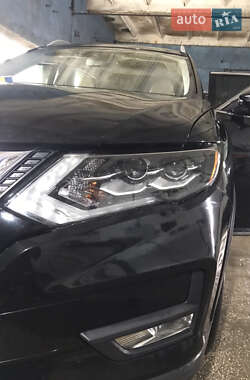 Позашляховик / Кросовер Nissan Rogue 2017 в 