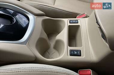 Позашляховик / Кросовер Nissan Rogue 2014 в 