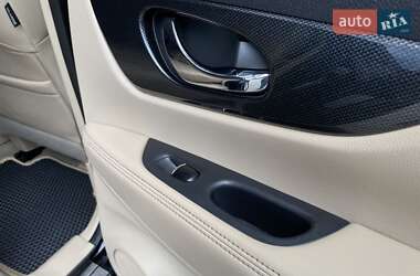 Позашляховик / Кросовер Nissan Rogue 2014 в 