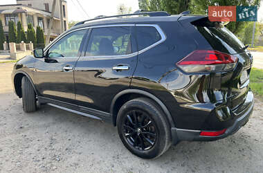 Внедорожник / Кроссовер Nissan Rogue 2018 в 