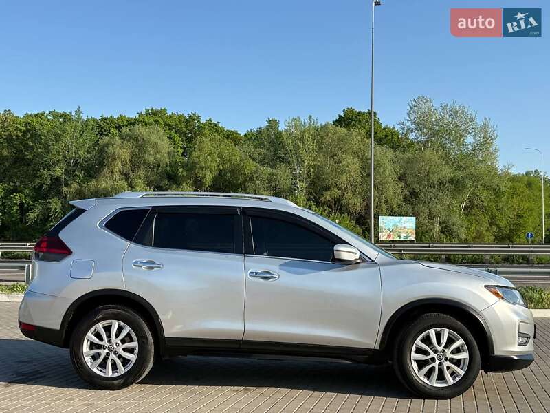 Позашляховик / Кросовер Nissan Rogue 2019 в Полтаві