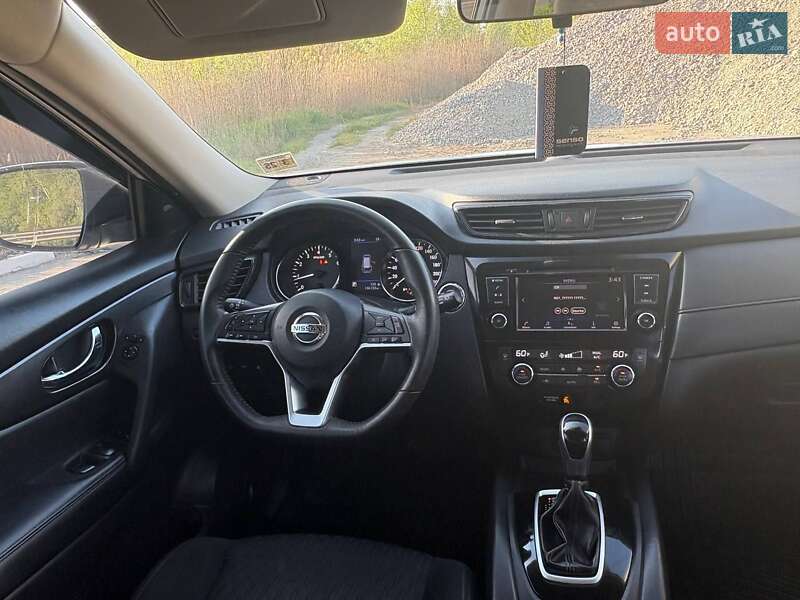 Позашляховик / Кросовер Nissan Rogue 2019 в Полтаві