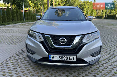 Внедорожник / Кроссовер Nissan Rogue 2017 в 