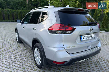 Внедорожник / Кроссовер Nissan Rogue 2017 в 