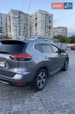 Внедорожник / Кроссовер Nissan Rogue 2017 в 
