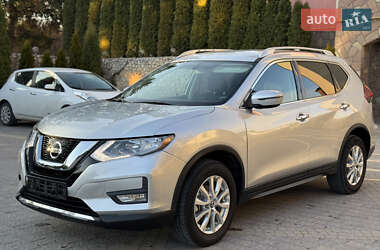 Позашляховик / Кросовер Nissan Rogue 2018 в 