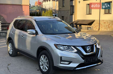 Позашляховик / Кросовер Nissan Rogue 2018 в 