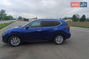Внедорожник / Кроссовер Nissan Rogue 2018 в 