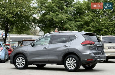 Позашляховик / Кросовер Nissan Rogue 2017 в 