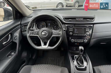 Позашляховик / Кросовер Nissan Rogue 2017 в 