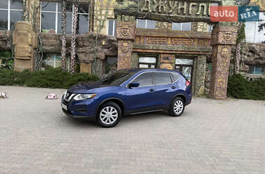 Внедорожник / Кроссовер Nissan Rogue 2017 в 