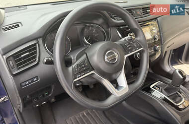 Внедорожник / Кроссовер Nissan Rogue 2017 в 