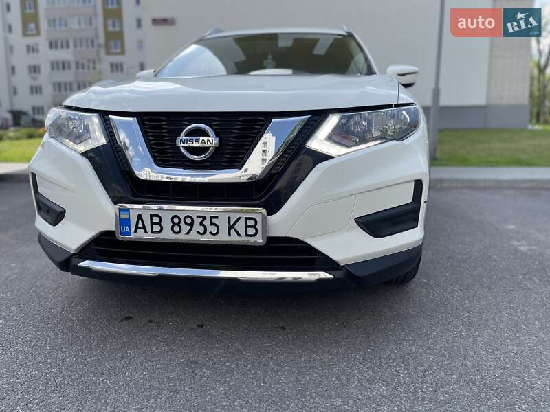 Внедорожник / Кроссовер Nissan Rogue 2016 в Виннице