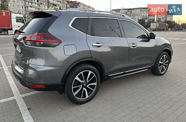 Внедорожник / Кроссовер Nissan Rogue 2019 в 
