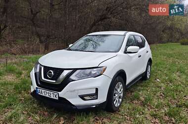 Позашляховик / Кросовер Nissan Rogue 2016 в Києві