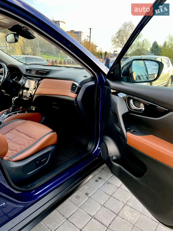 Внедорожник / Кроссовер Nissan Rogue 2016 в Львове