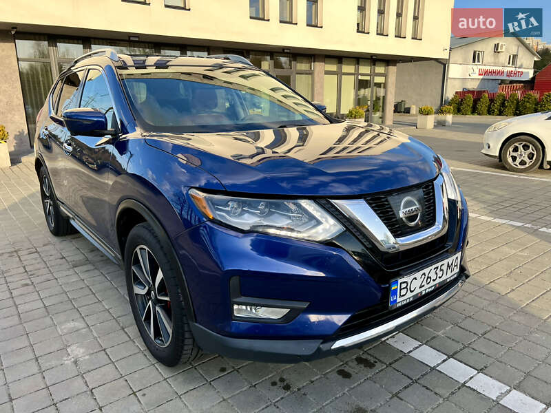 Внедорожник / Кроссовер Nissan Rogue 2016 в Львове