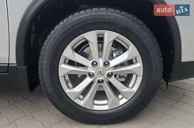 Позашляховик / Кросовер Nissan Rogue 2015 в 