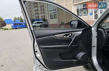 Позашляховик / Кросовер Nissan Rogue 2015 в 