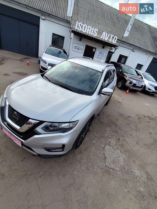 Внедорожник / Кроссовер Nissan Rogue 2019 в Чернигове