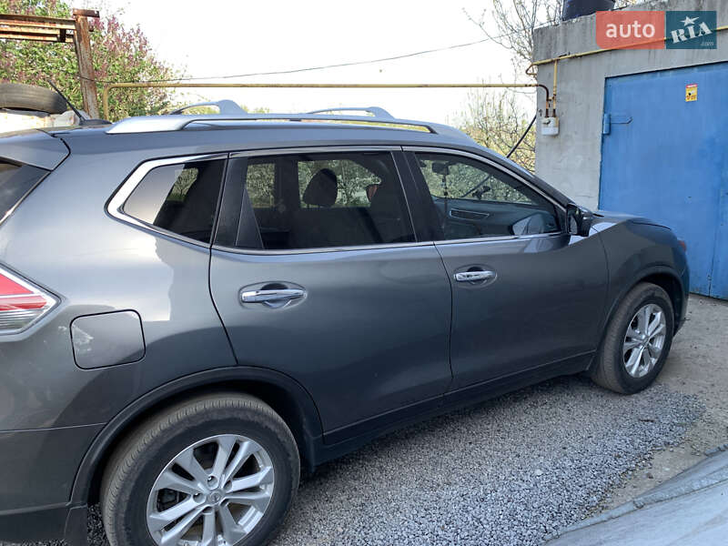 Позашляховик / Кросовер Nissan Rogue 2016 в Кам'янському