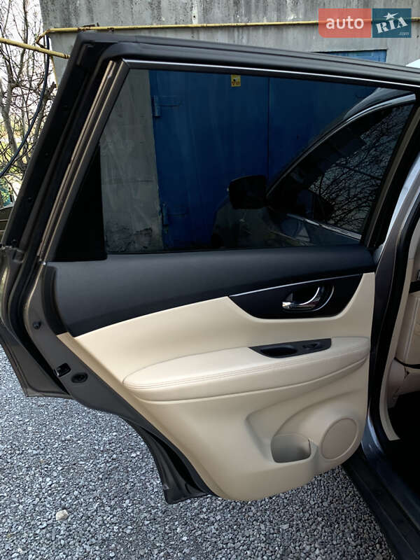 Позашляховик / Кросовер Nissan Rogue 2016 в Кам'янському