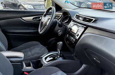 Позашляховик / Кросовер Nissan Rogue 2015 в 