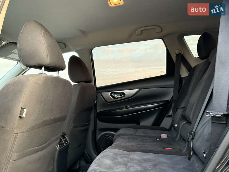 Позашляховик / Кросовер Nissan Rogue 2015 в Рівному
