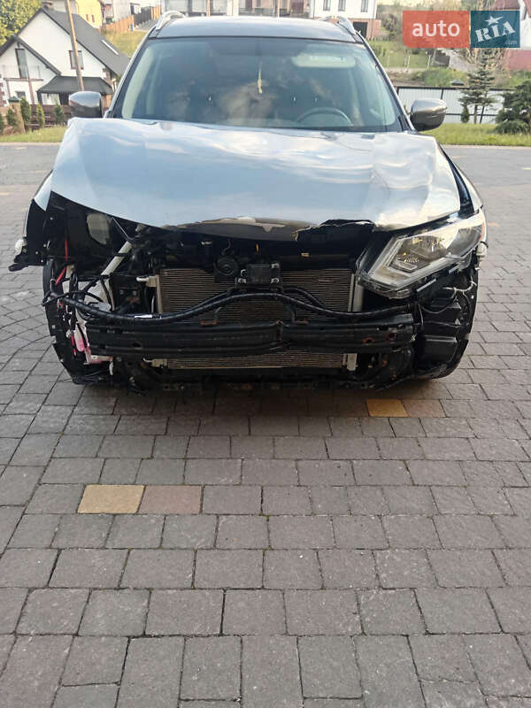 Внедорожник / Кроссовер Nissan Rogue 2017 в 