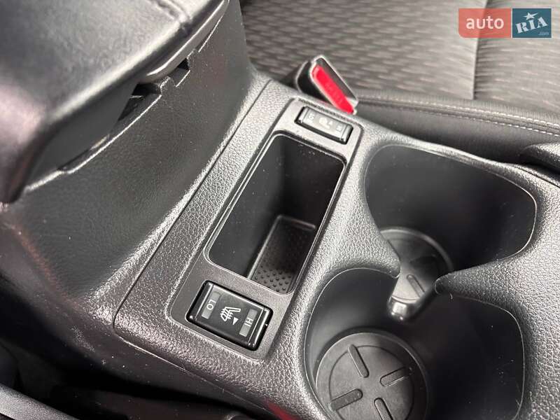 Позашляховик / Кросовер Nissan Rogue 2019 в Львові