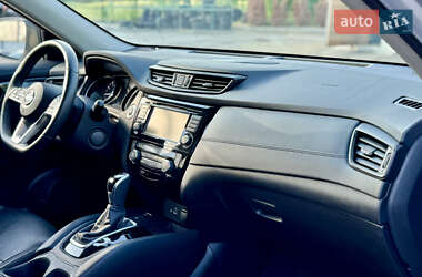 Позашляховик / Кросовер Nissan Rogue 2019 в 