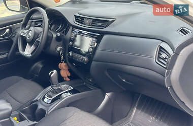 Позашляховик / Кросовер Nissan Rogue 2018 в 