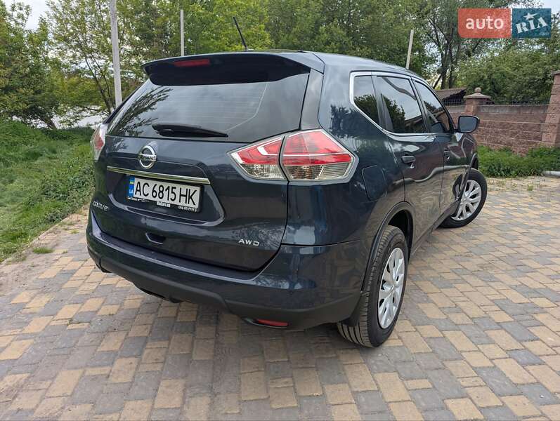 Позашляховик / Кросовер Nissan Rogue 2016 в Луцьку