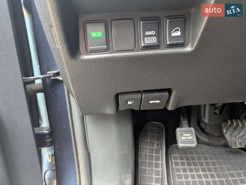 Позашляховик / Кросовер Nissan Rogue 2016 в Луцьку