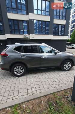 Внедорожник / Кроссовер Nissan Rogue 2018 в 