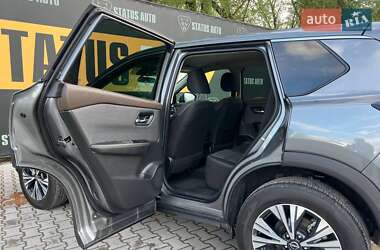 Внедорожник / Кроссовер Nissan Rogue 2023 в 